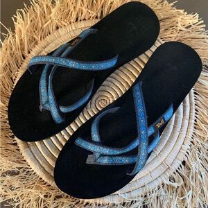 TEVA Women’s Olowahu Flower‎ Loom Strappy Blue Flip Flop Boho Beachy Sandals 11